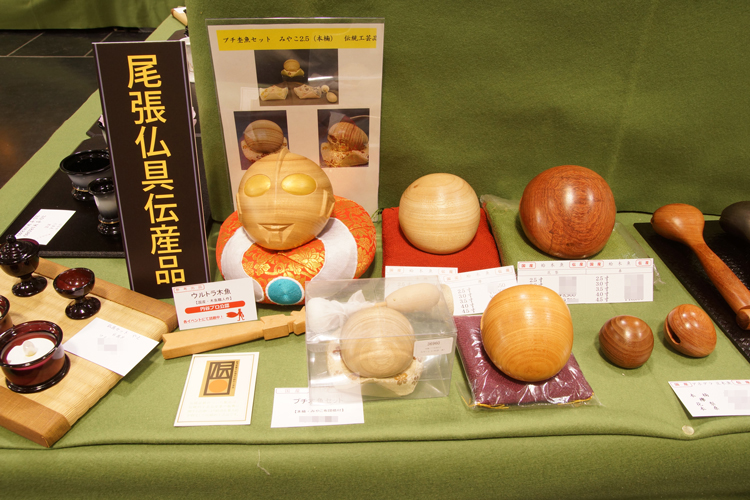 徳島県唐木仏壇協同組合連合秋季展示会に出品 しました。